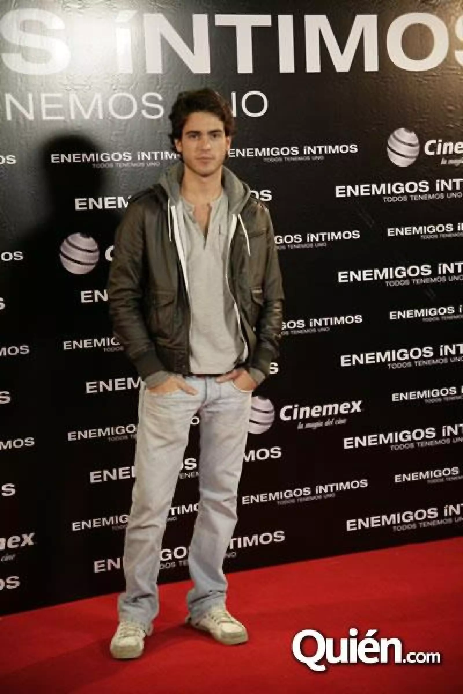 Presentación de Enemigos Íntimos