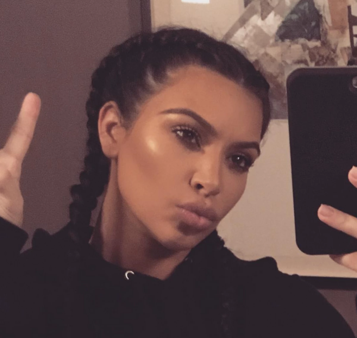 La estrella de TV revela por qué no se ha quitado, desde que nació Saint West, ese peinado.