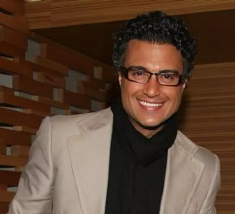 El actor comentó durante la función especial de la obra “Aladino” en donde interpreta al genio, que se dedicará de lleno al cine y al teatro.