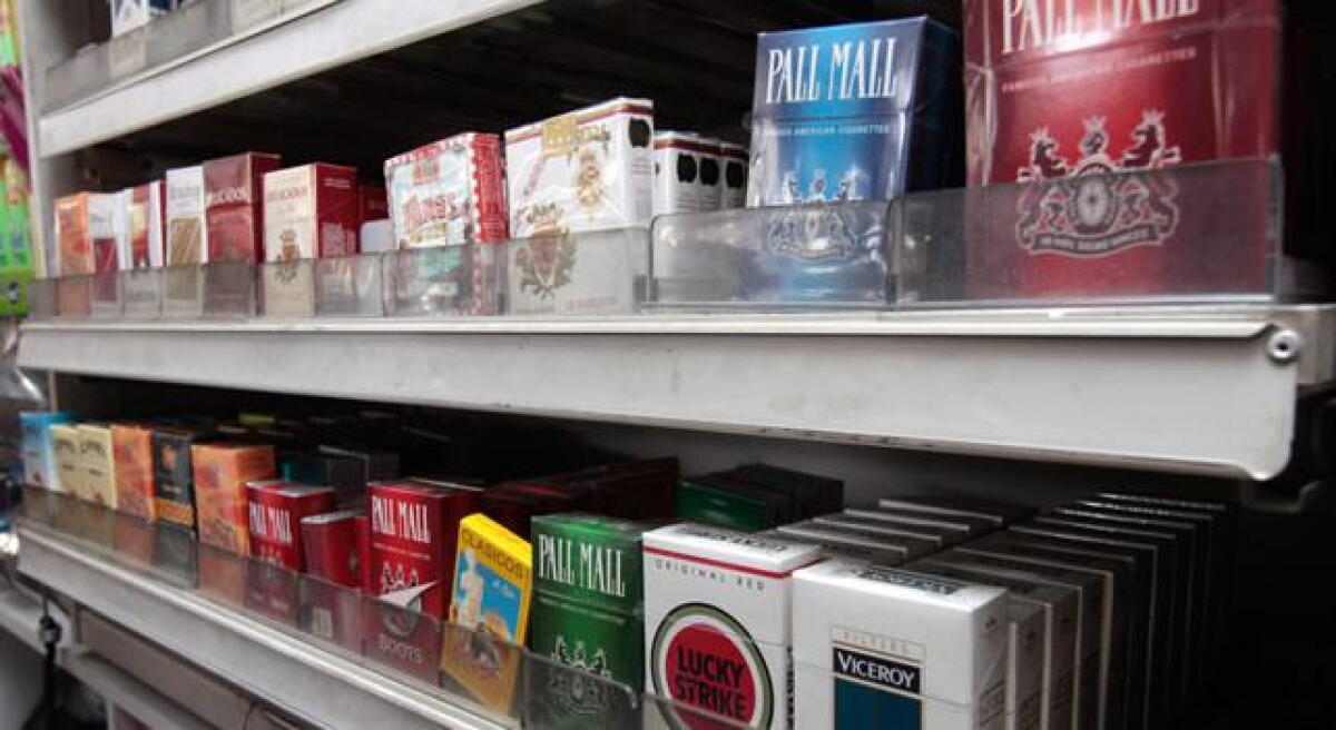 Ley antitabaco 2023: así viven las tiendas la prohibición de la exhibición de cigarros
