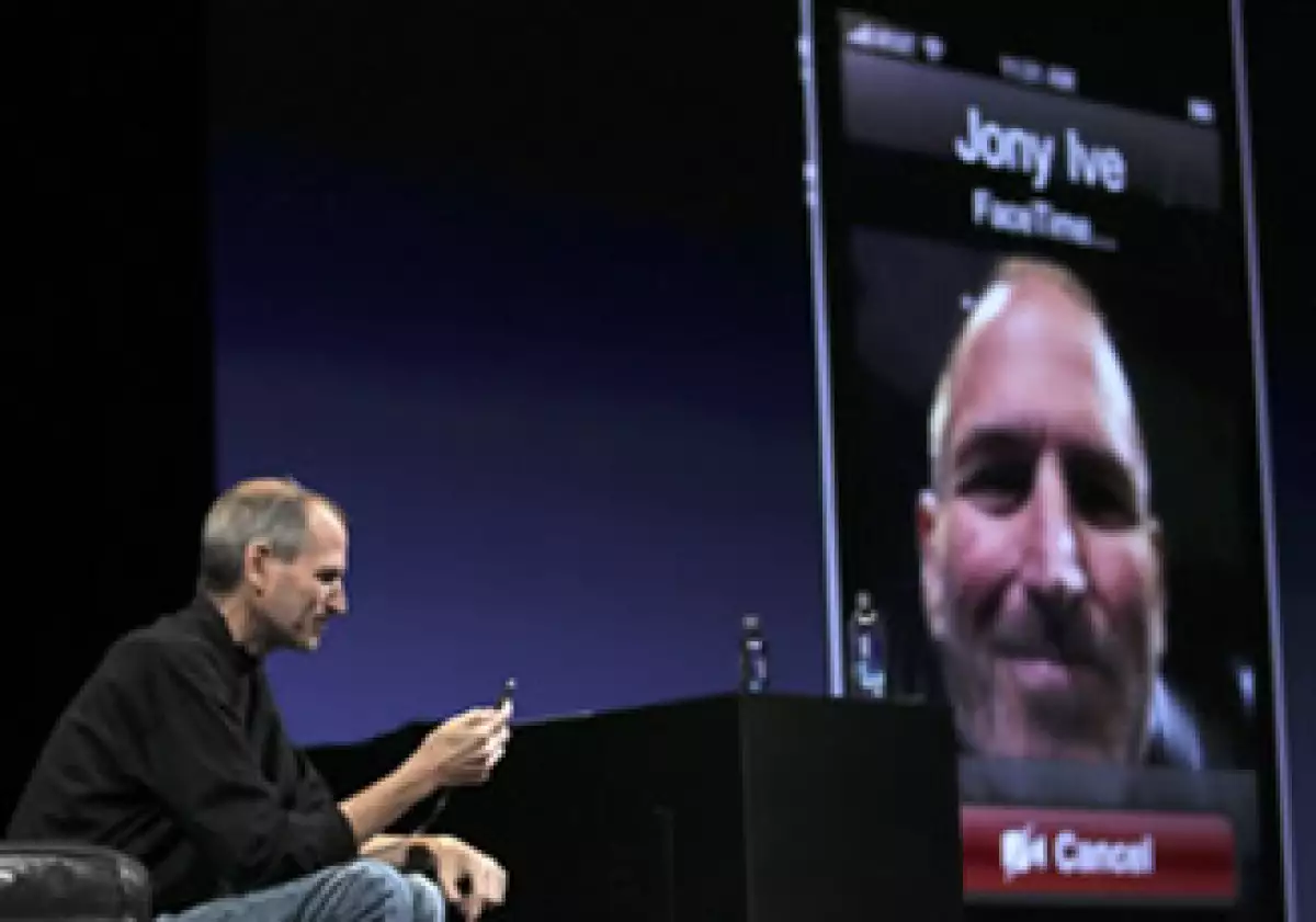 Steve Jobs presentó esta función como una forma de acercar a amigos y familiares. (Foto: Reuters)