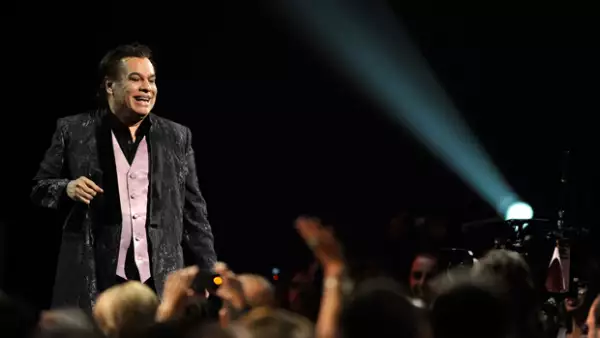 Es difícil resumir el gran legado que Juan Gabriel deja tras 45 años de carrera, pero esto nos puede dar una idea de lo grande que era y el gran vacío que deja en la cultura mexicana.