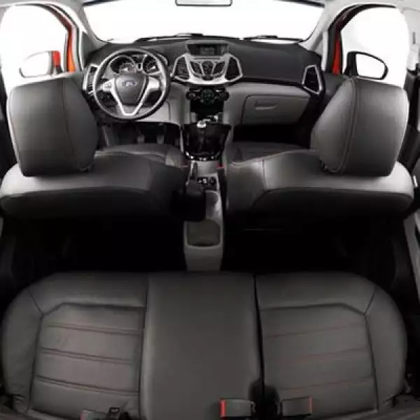 Este crossover es más grande que el anterior modelo, tanto en altura como en distancia entre ejes, por lo que el espacio en la cabina es mayor y hay más versatilidad.