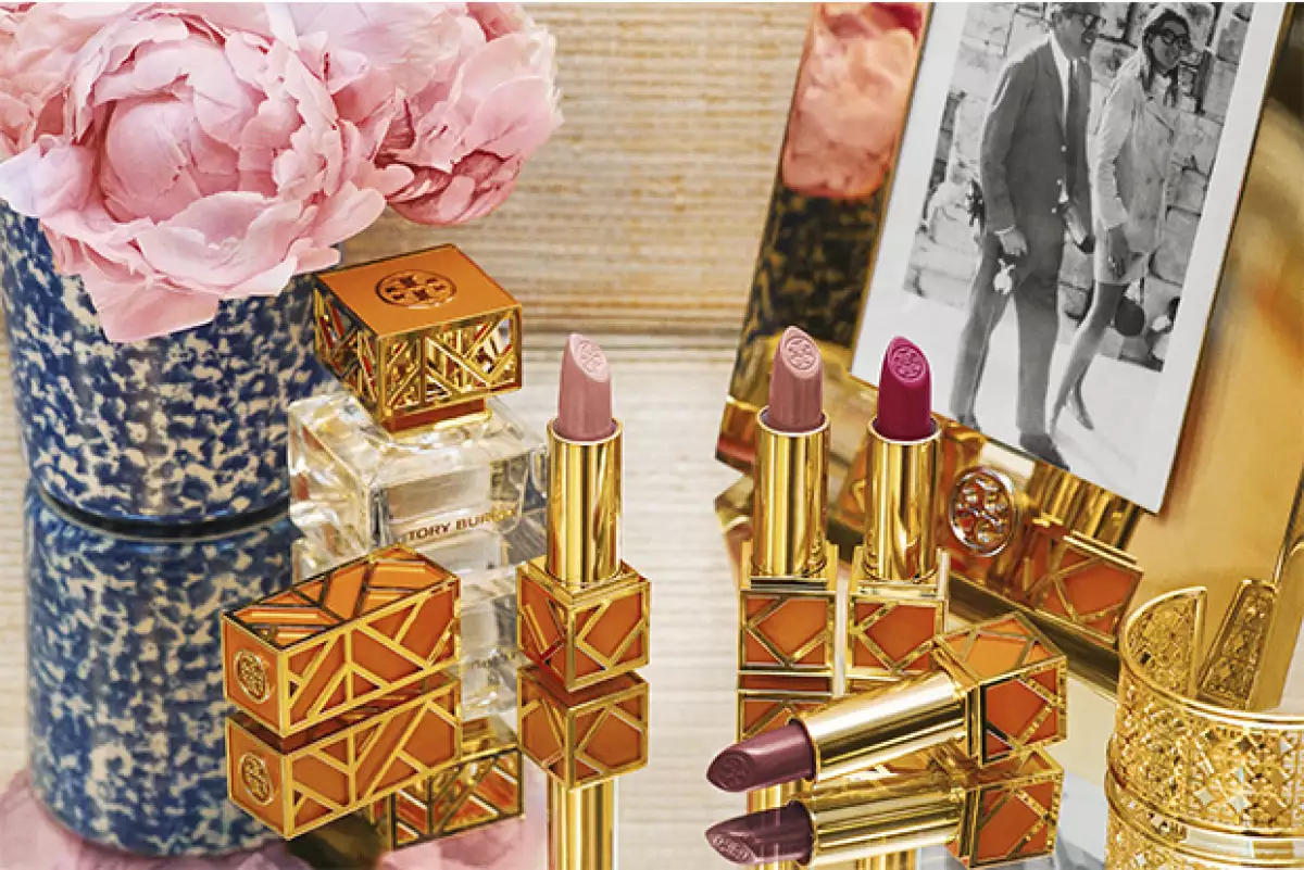 La firma americana se inicia como creadora de un nuevo perfume, así como de una línea completa de productos de belleza increíbles.