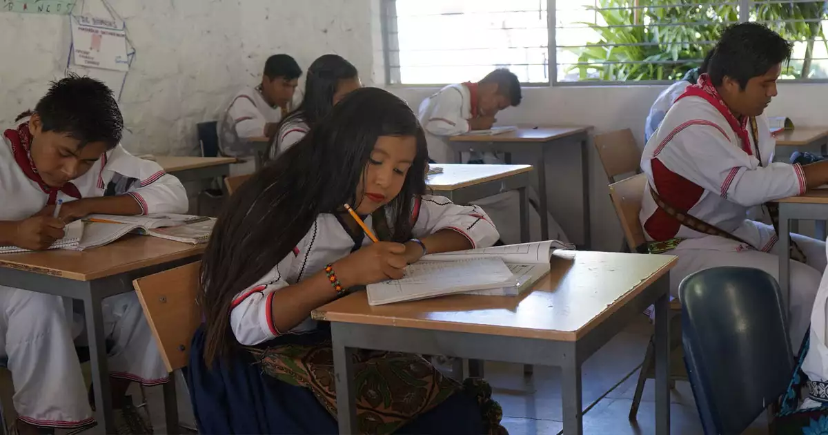 ¿Cómo checar mi estatus de la beca Benito Juárez 2024?