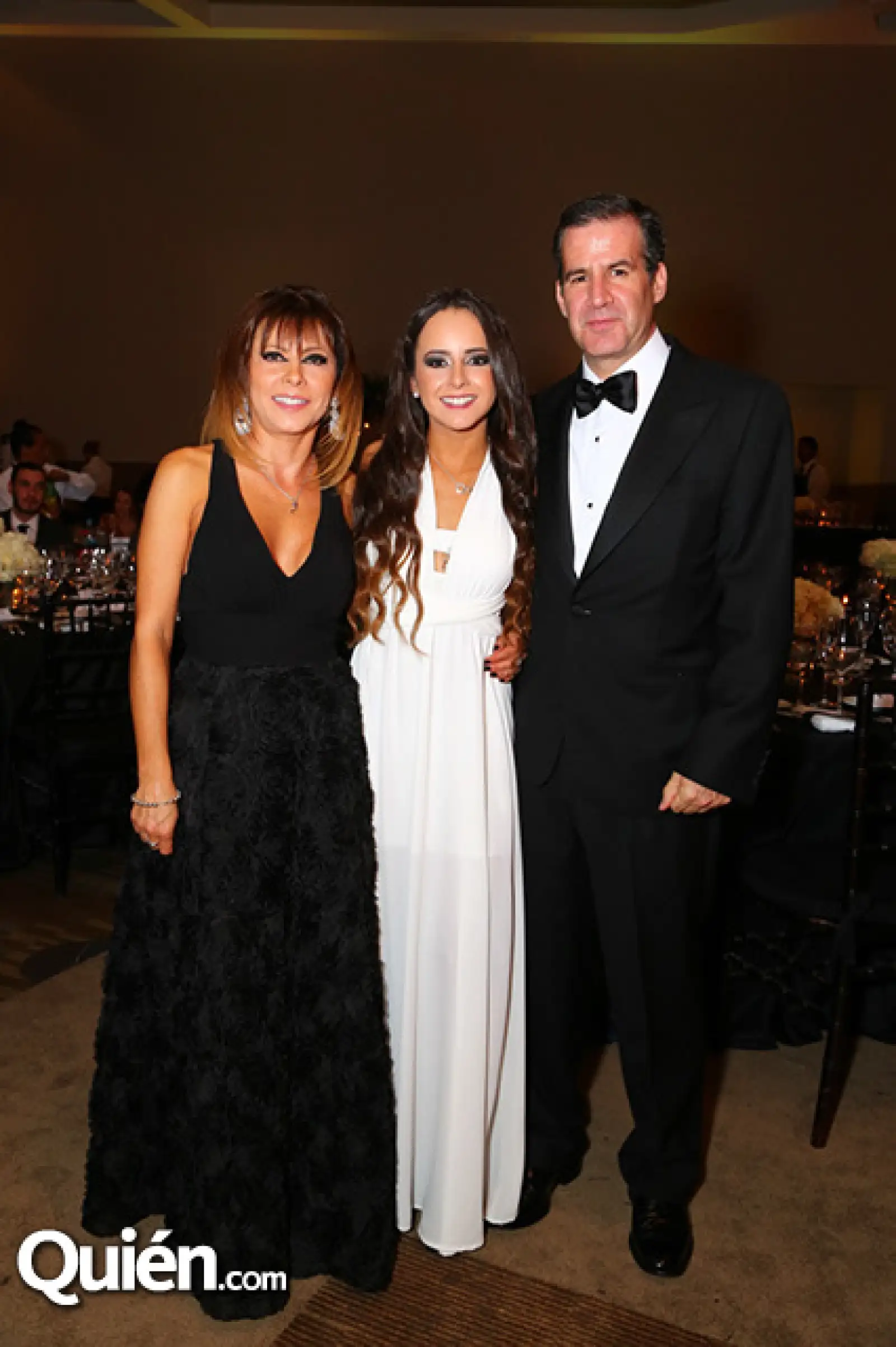 Ana Luisa López,Paola y Sergio Madrazo