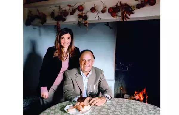 Sandra, la hija mayor de Falcó, es la directora general de la empresa, luego de varios de resistirse a trabajar en el negocio familiar.