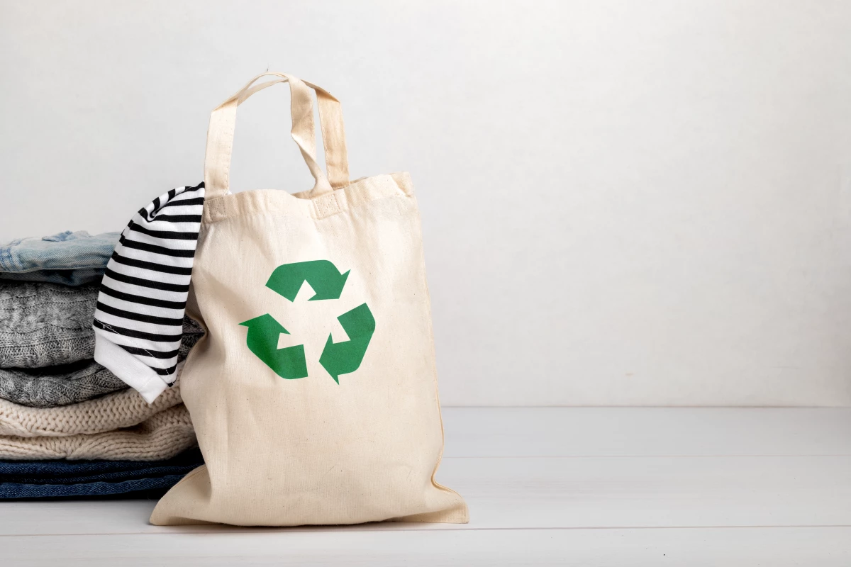 La ropa sustentable y de segunda mano se han convertido en opciones para los consumidores (iStock)