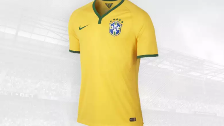 La canarinha es uno de los icónicos equipos de la firma norteamericana Nike; el primer Mundial en el que patrocinó su playera fue en 1998.