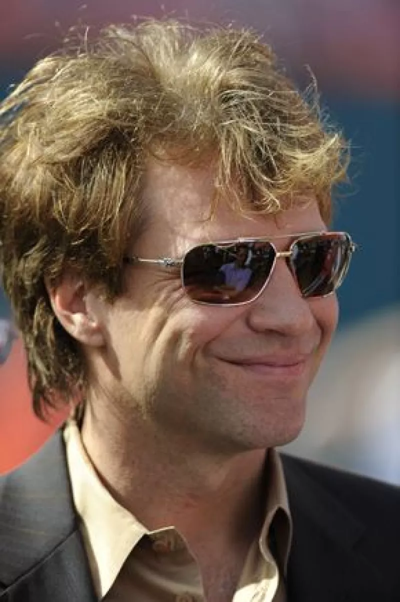 El sábado, el cuerpo de otro delfín muerto apareció en el río Navesink, justo frente a la casa del rockero.