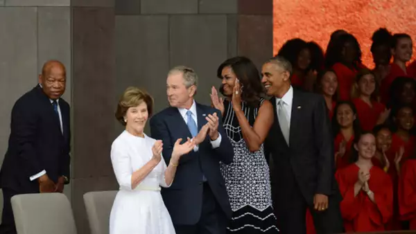 Los Obama y los Bush se reunieron