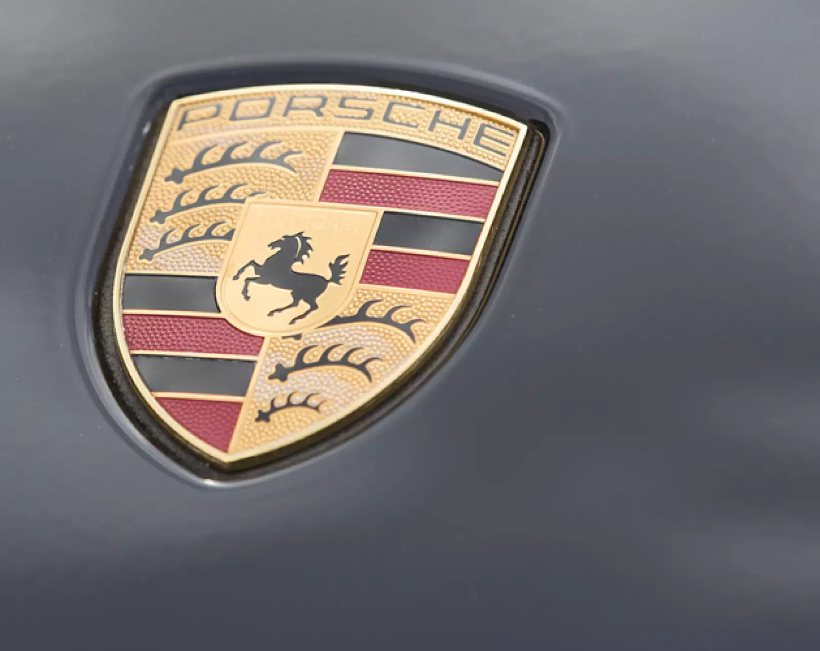 El nuevo Porsche Cayenne nos tiene impresionados. Este SUV está redefiniendo la forma de entender y disfrutar la conducción. La nueva generación tiene cuatro versiones, estas son: Cayenne S, Cayenn...