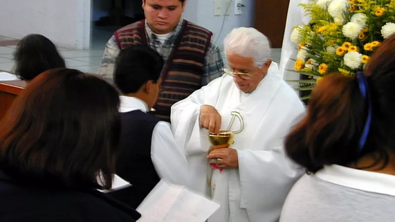 catolica iglesia hepatitis