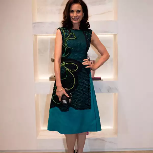 La modelo y actriz estadounidense Andie Mcdowell presente en la apertura.