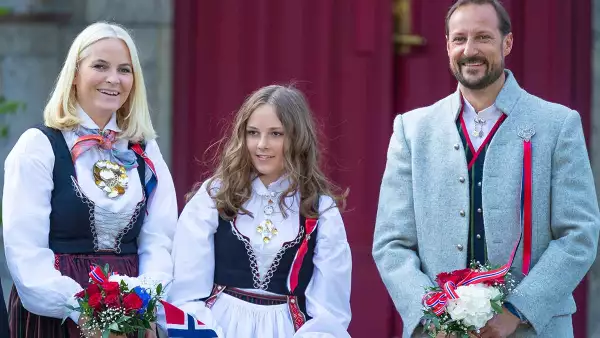 Princesa Mette-Marit, Princesa Ingrid Alexandra y el Príncipe Haakon de Noruega