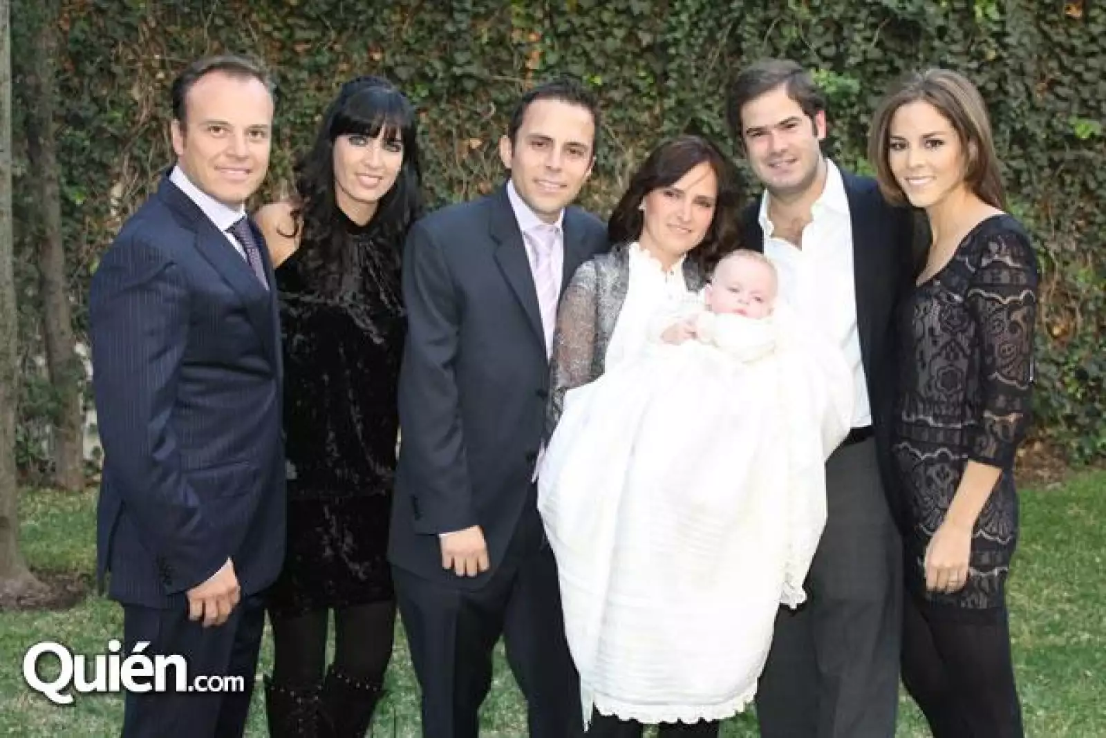 Álvaro Soto y Marifer De Saro,con Alejandro y Diego con Marisa Dibildox y Juan Carlos González y Viviana Verea