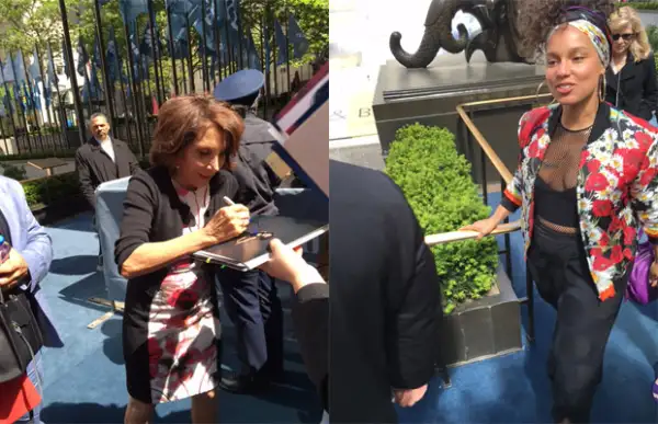 De lado izquierdo Andrea martin y del derecho Alicia Keys.