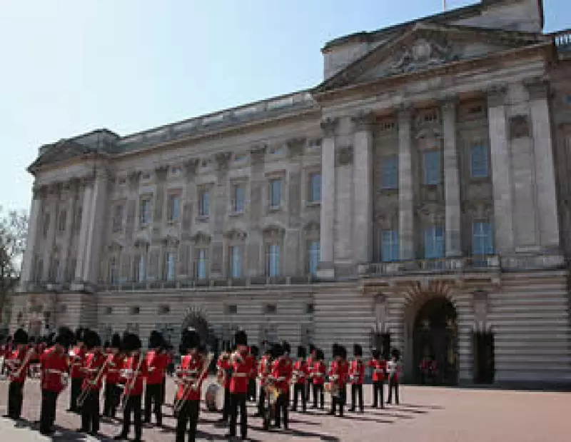 Todos los integrantes de la familia Middleton ya están listos para la boda, por lo que acudieron a la Abadía de Westminster para realizar el último ensayo previo a la ceremonia.