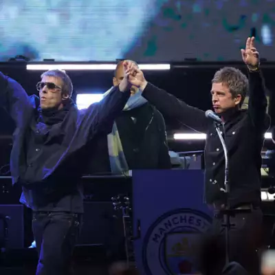 reunion de oasis .png