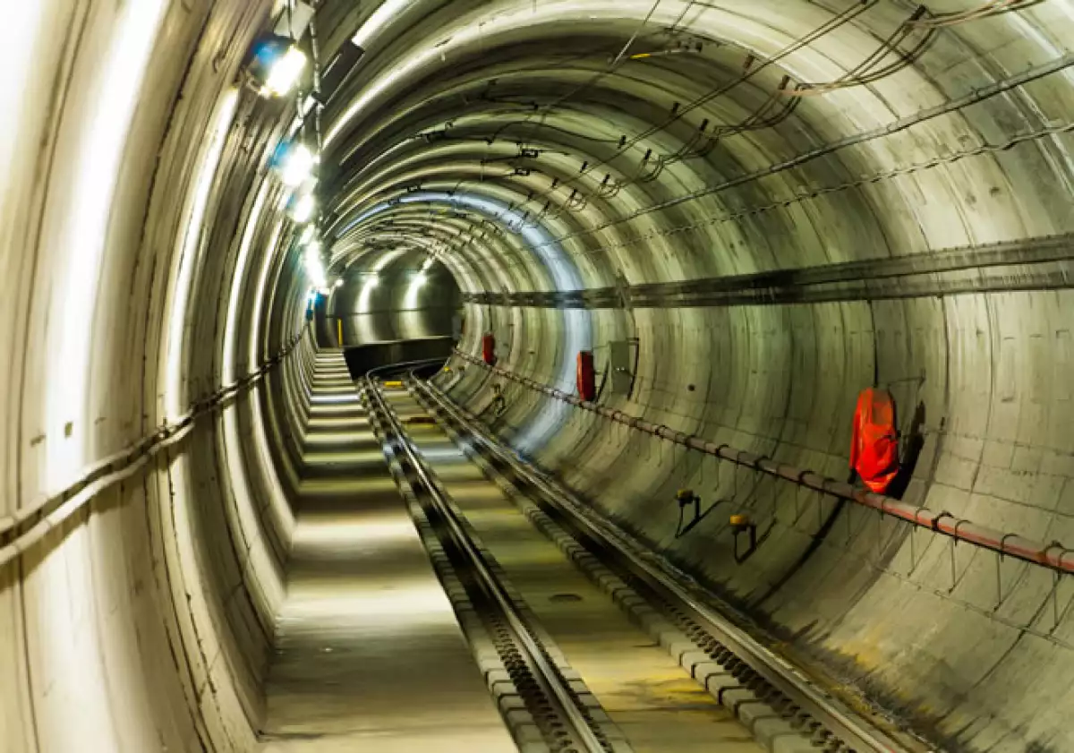Tunel Tren