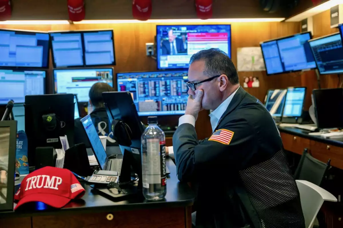 Wall Street reduce pérdidas por la esperanza de paz en Ucrania