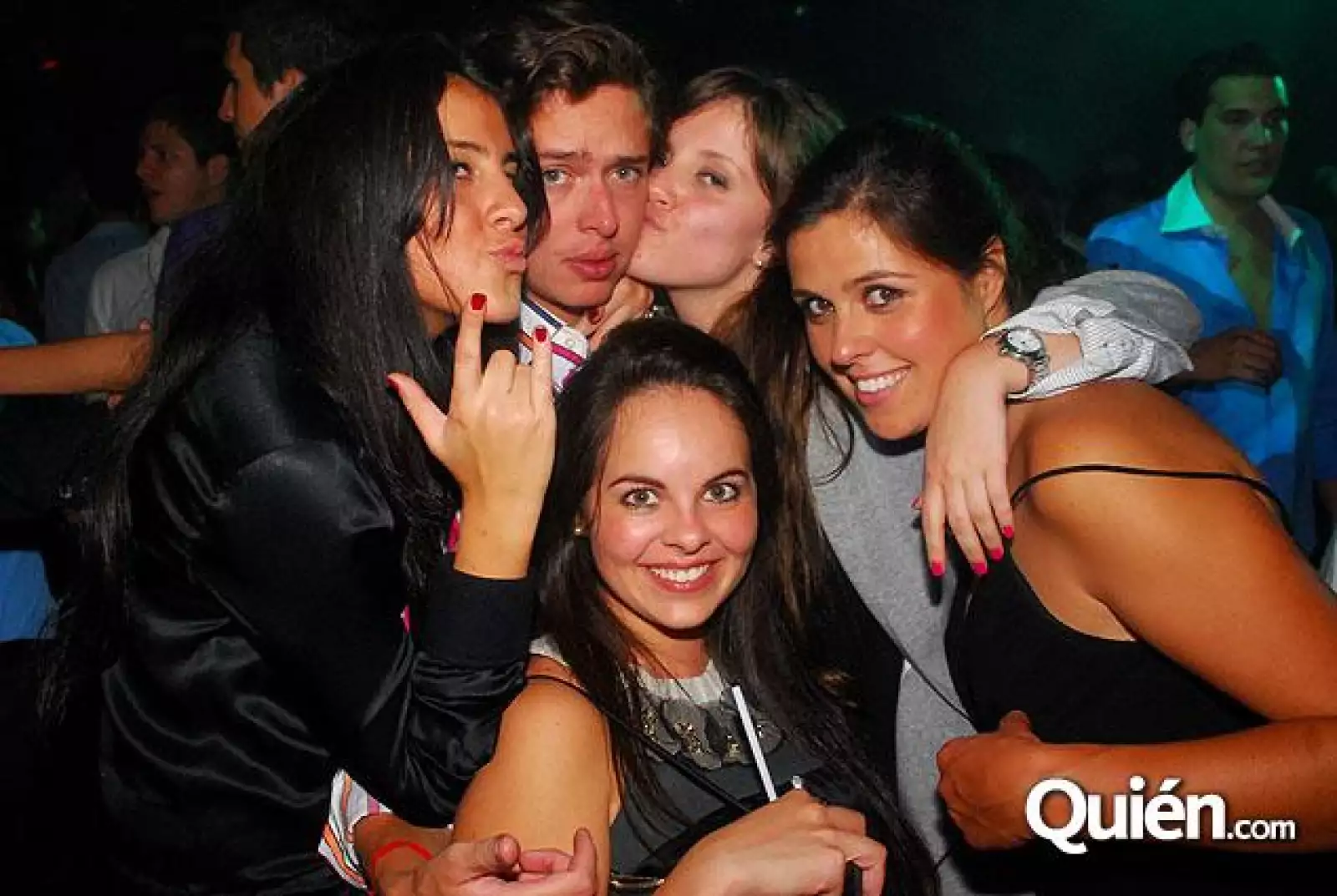 RAGGA Y JOY ROOM 5-0-909