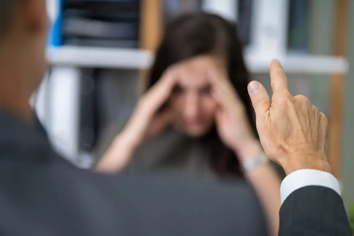 ¿Sufres hostigamiento en el trabajo? Mídelo en el violentómetro laboral