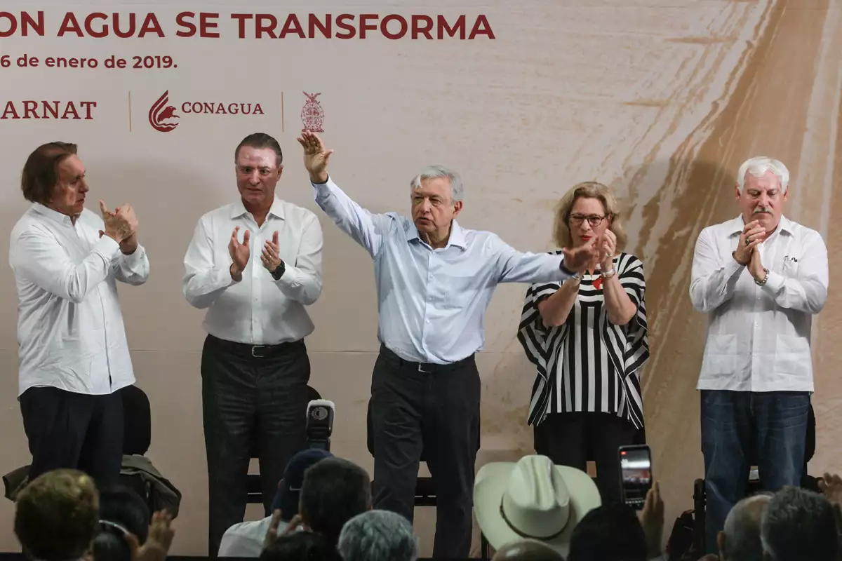 AMLO agua en Sinalona
