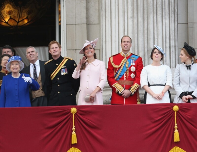 Kate disfrutó del espectáculos aéreo acompañando a toda la familia en el balcón del palacio de Buckingham.
