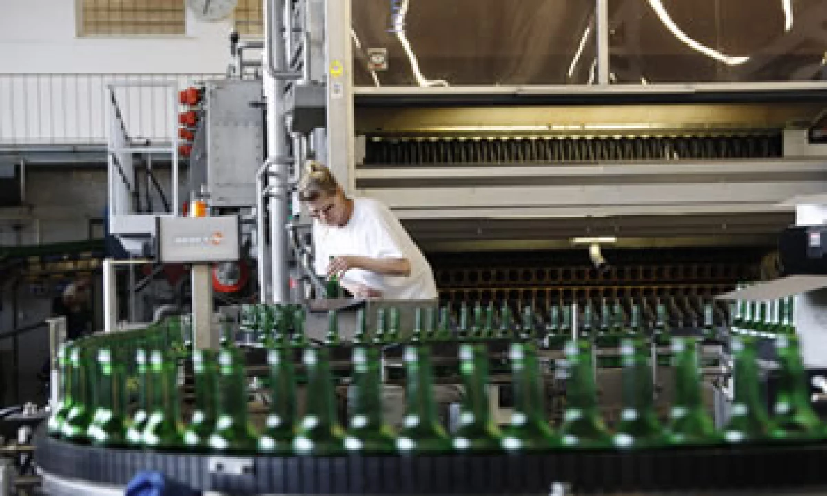 Las acciones de AB InBev registran un alza de 7.5% tras reportar mayores ganancias. (Foto: AP)