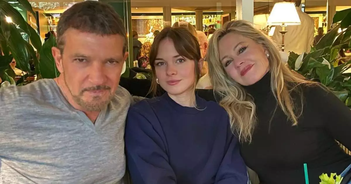 Antonio Banderas, Stella del Carmen y Melanie Griffith