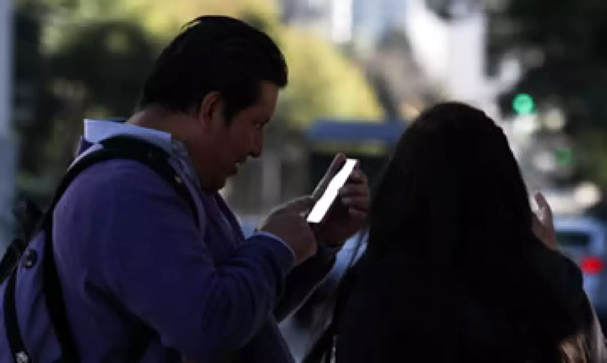 AT&T y Telcel podrán adquirir espectro adicional adecuado para servicios móviles de banda ancha. (Foto: Cuartoscuro/Archivo)