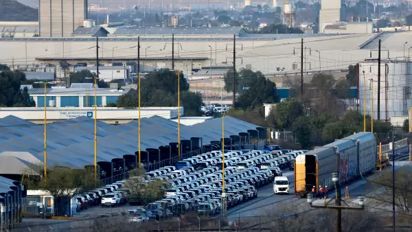 Seis modelos eléctricos se fabrican en México, pero la situación en EU les pone freno