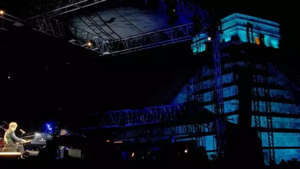 Miles de personas asistieron al concierto del cantante británico entre las que se encontraban la española Marta Sánchez, la actriz Christian Bach con sus hijos Sebastián y Emiliano y Fernando Landeros