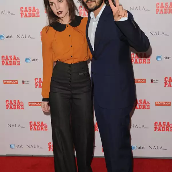Camila Sodi y Diego Luna siguen felices y muy enamorados.
