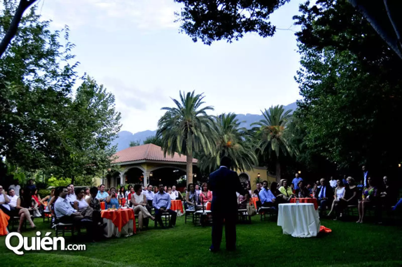 Ugo Ruiz en Casa de Ale Hinojosa y Sergio Gutiérrez