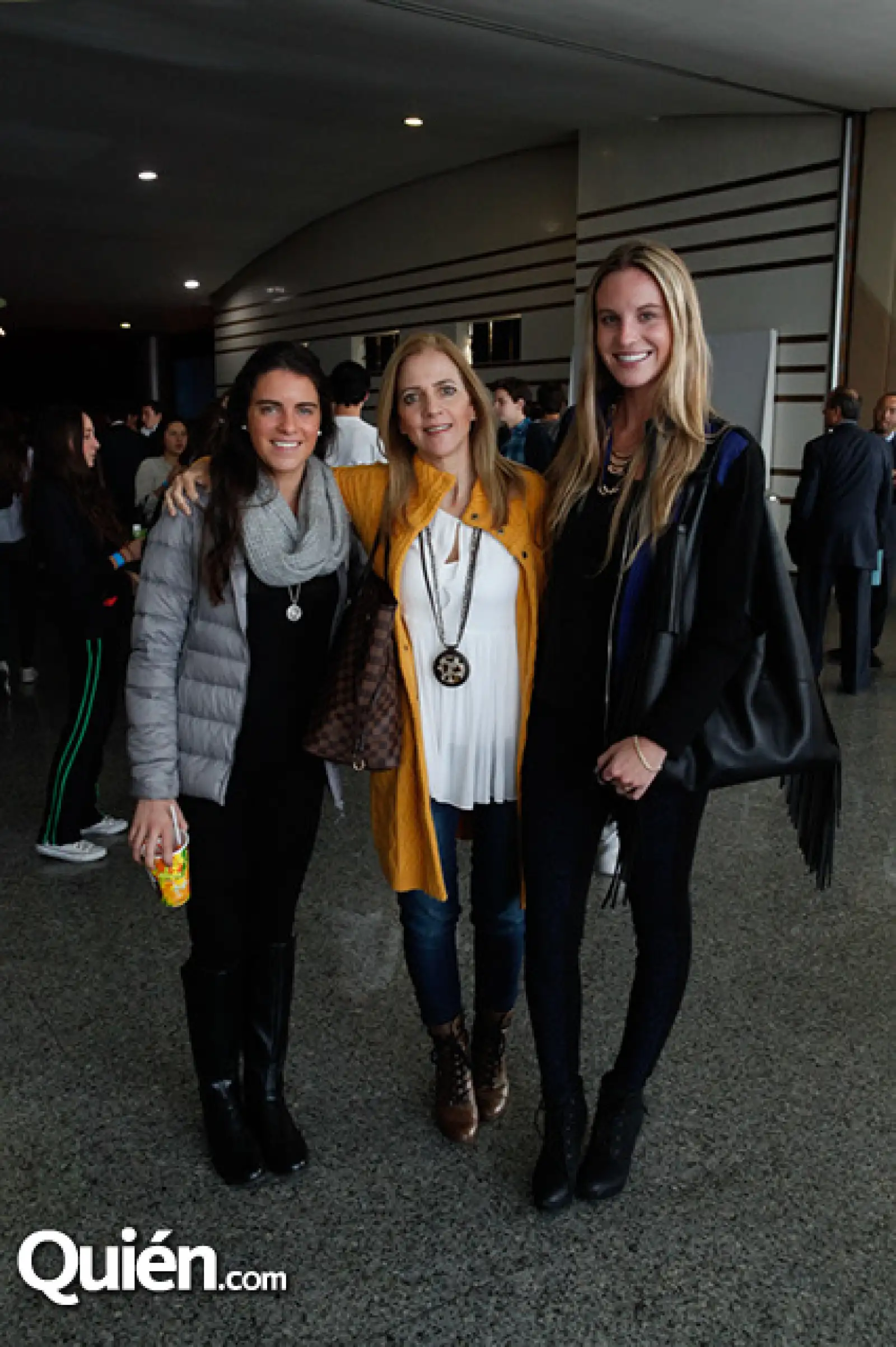 Mayte Ruiz,Lourdes Alverde y Mayre Solana