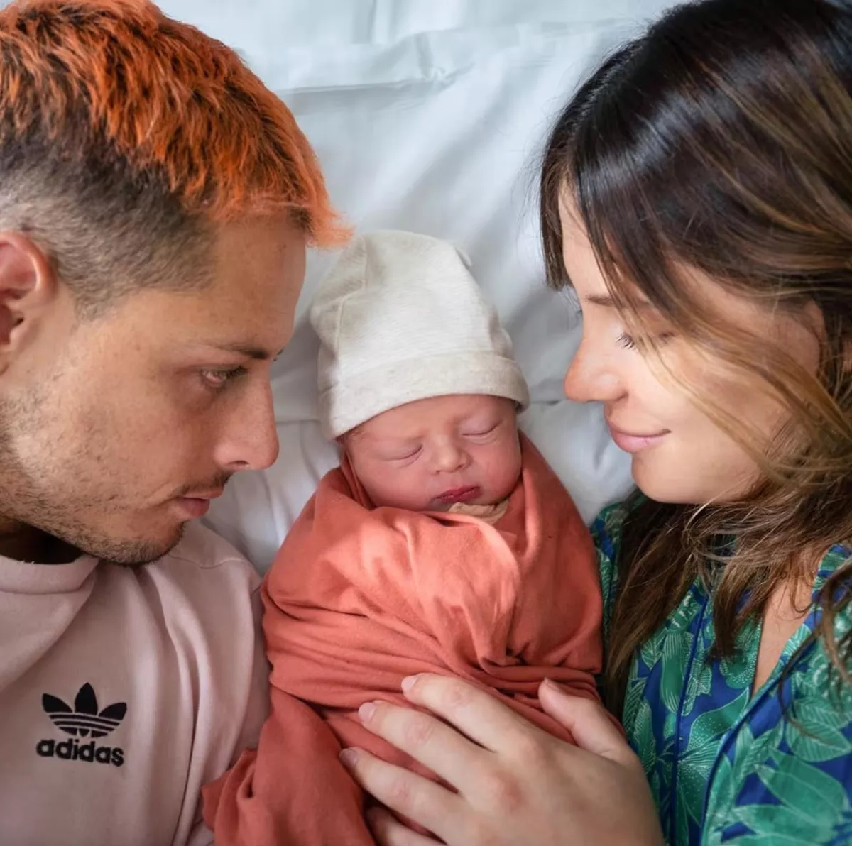 Javier ‘Chicharito’ Hernández y Sarah Kohan 