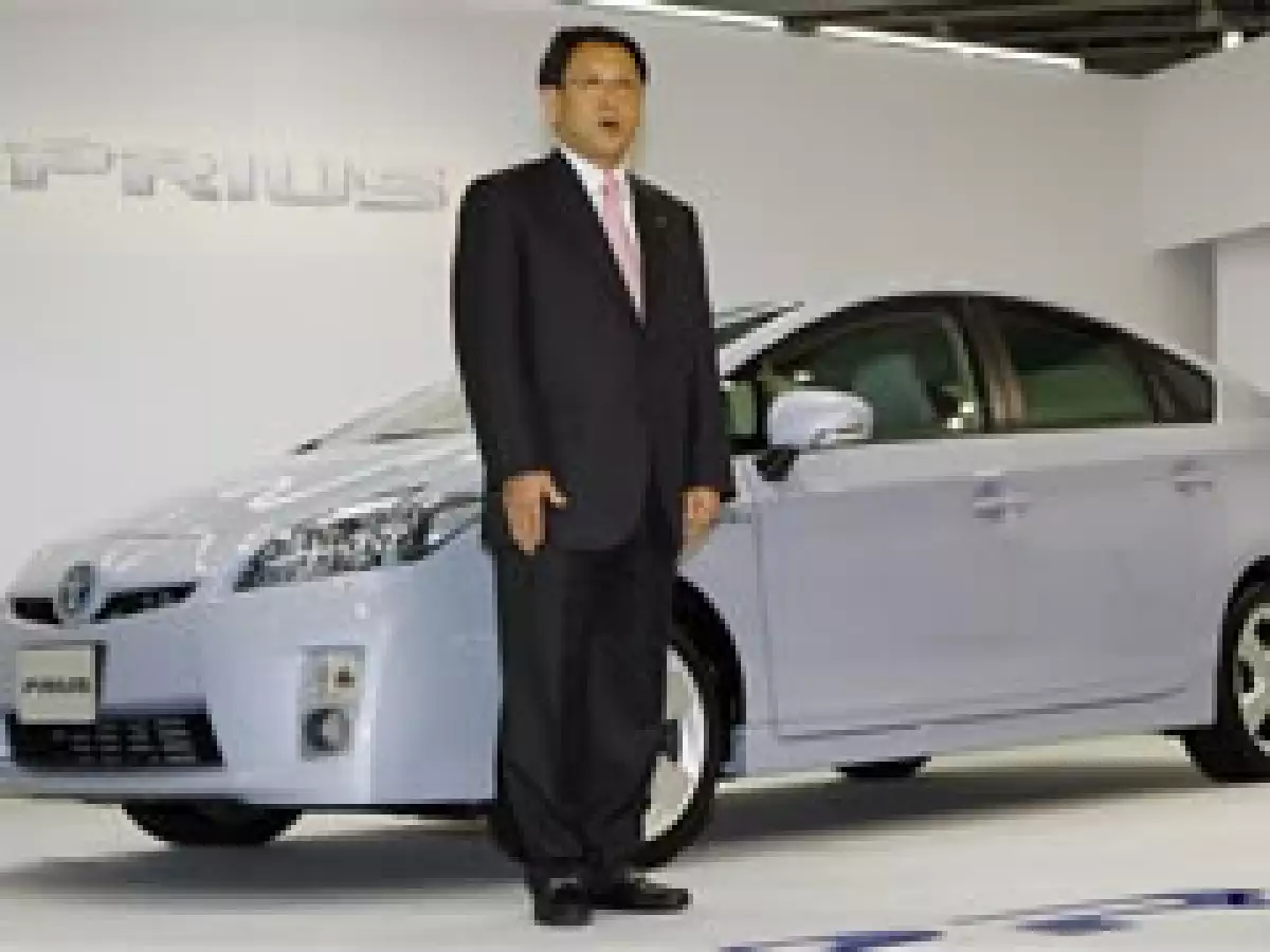 El vicepresidente ejecutivo de Toyota, Akio Toyoda, durante la presentación del neuvo Prius en Tokio. (Foto: AP)