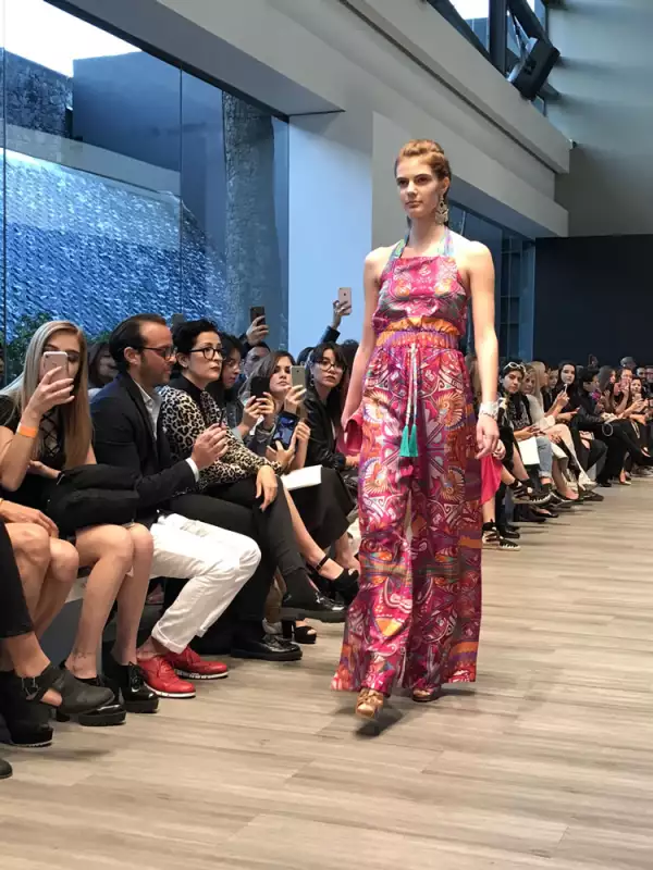 Desfile Pineda Covalin durante el MBFWMx