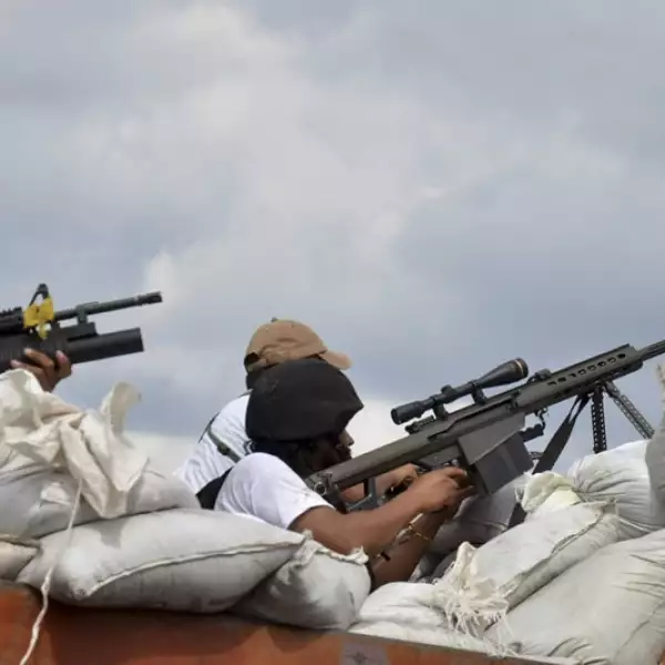 Autodefensas ingresan a Nueva Italia