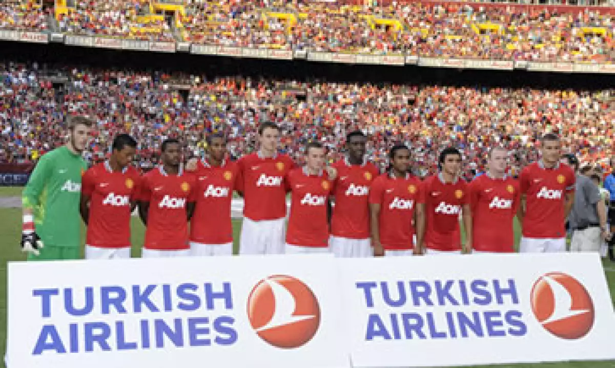 El Manchester United fue comprado en 2005 por la familia Glazer en 1,300 mdd. (Foto: AP)