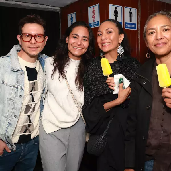 Fernando González , Mabel Cadena, Miriam Bravo y Ángeles Cruz 