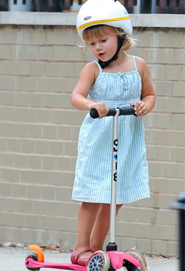 A Matilda Ledger le encanta jugar y la ropa que le proporcione comodidad.