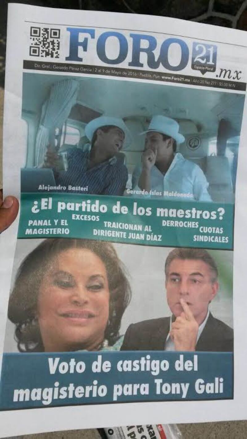 A través de estos panfletos, se pide voto de castigo al magisterio como al candidato de la coalición que encabeza el PAN, Antonio Gali.