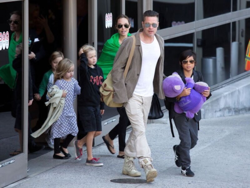 Angelina Jolie y sus hijos.