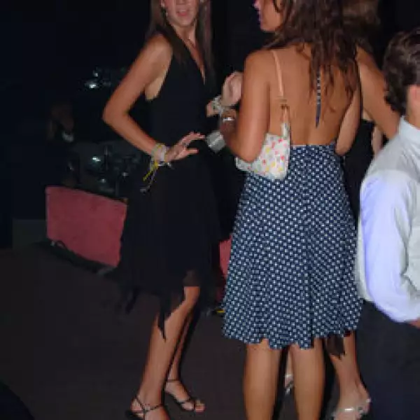 Elizabeth Farra, Paola Becker