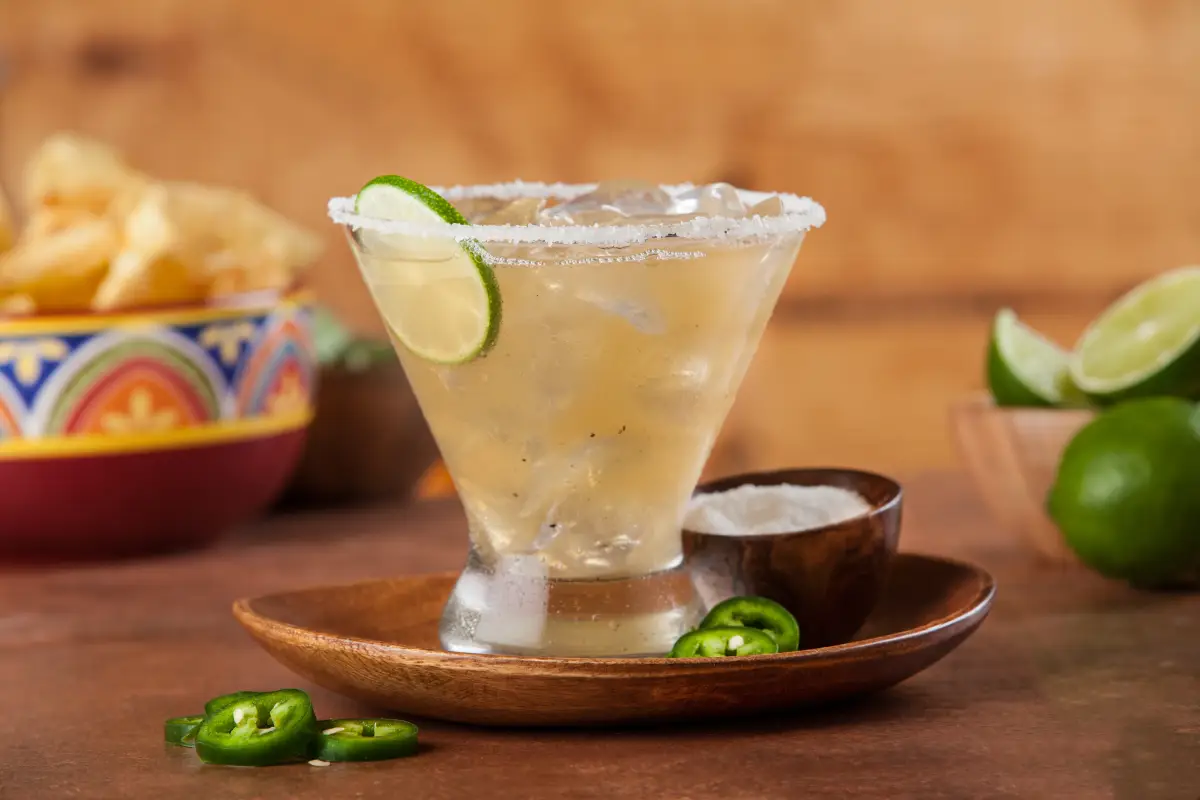 Los destilados, como el tequila y el mezcal, mantienen crecimientos en ventas de dóble dígito. (iStock)