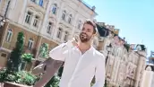 Cómo mantener una camisa blanca y reluciente: una guía básica