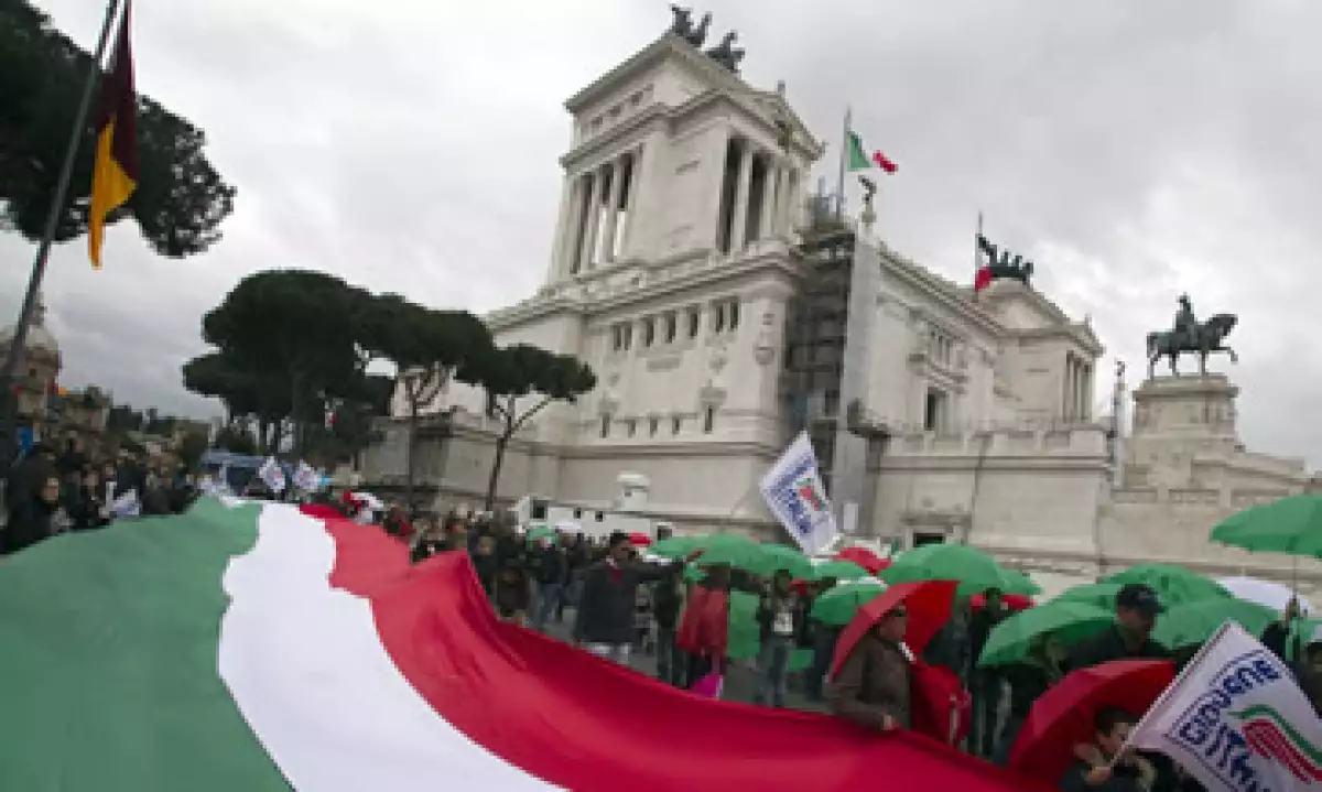 Italia intenta reducir su déficit fiscal por debajo del 3% de su PIB. (Foto: AP)